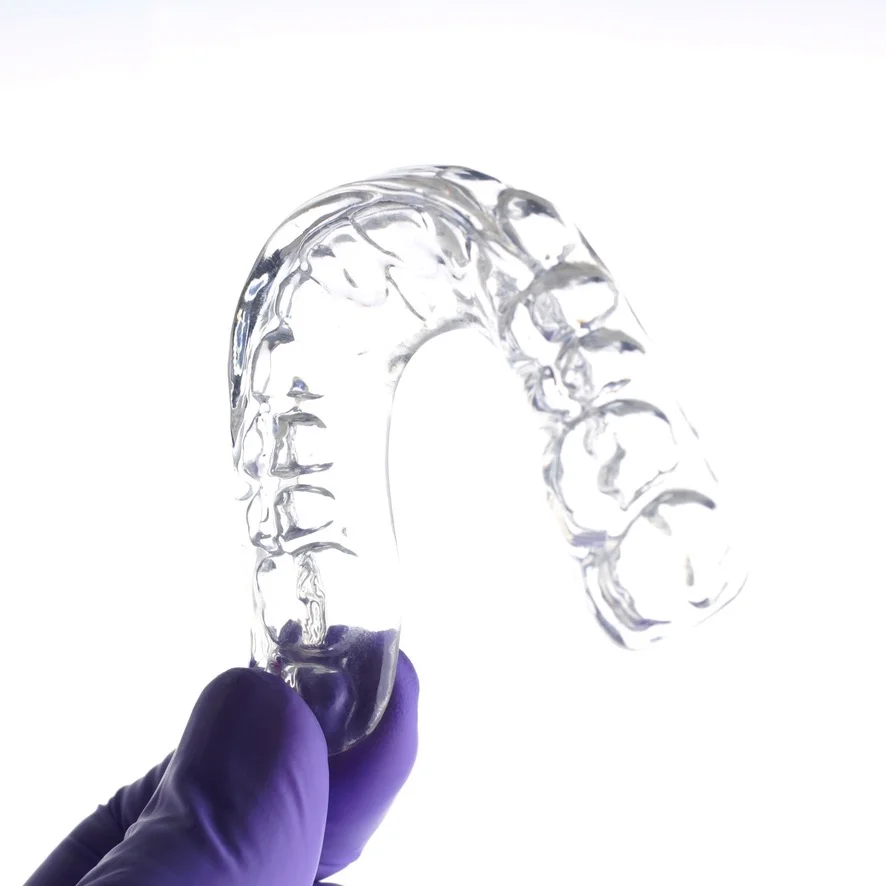Guarda oclusal transparente personalizada — tratamiento del bruxismo y protección del esmalte dental en Veracruz